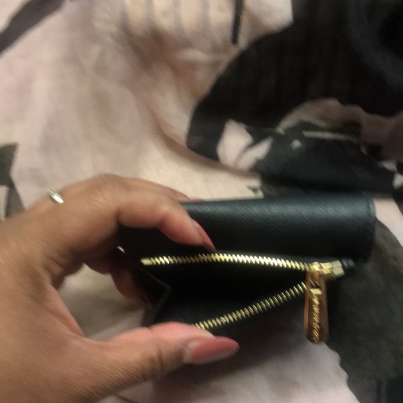 Michael Kors Black bifold wallet - Picture 6 of 12